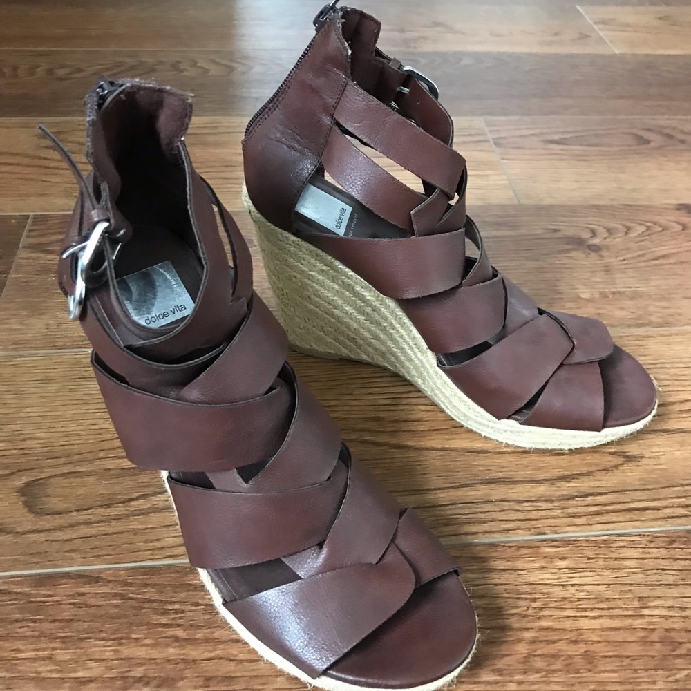 Brown platforms